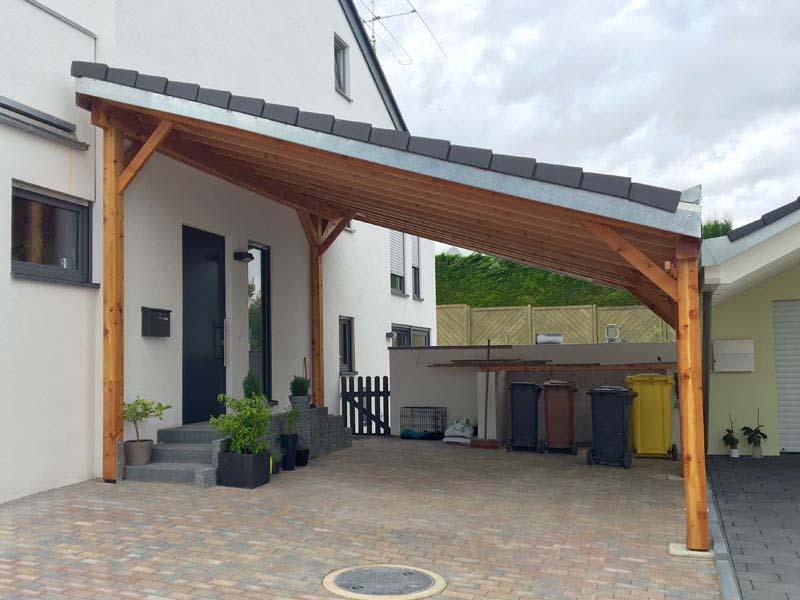 Carport mit Pultdach aus Holz