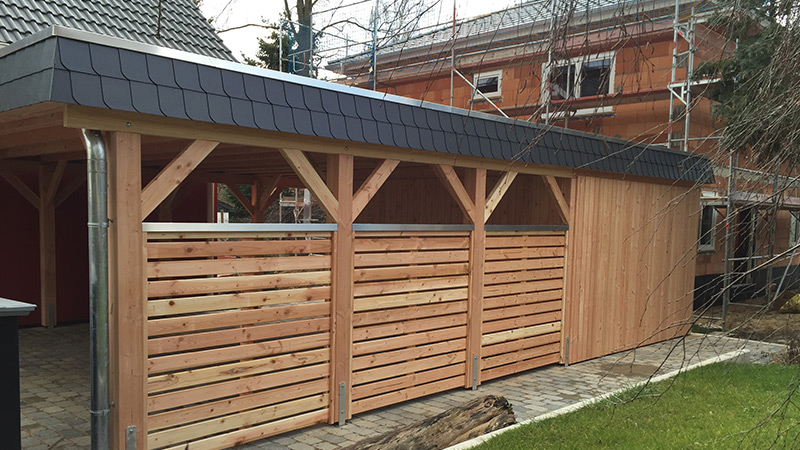 Carport mit Schindelblende