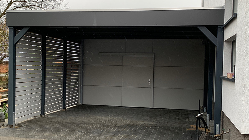 Einzelcarport mit HPL Blende